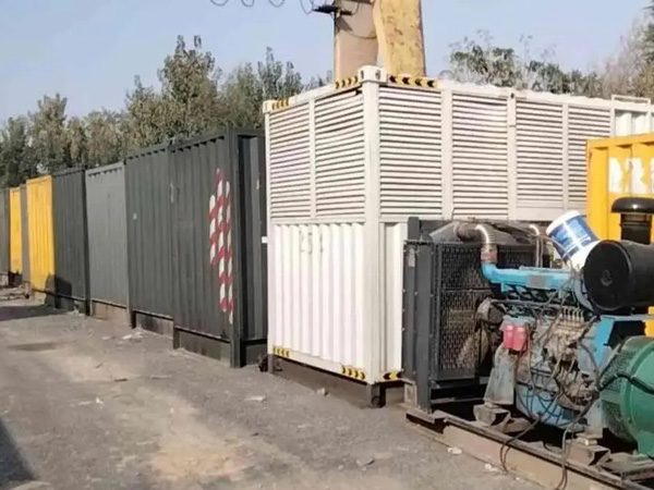 英山200KW柴油发电机机组每小时油耗是多少？